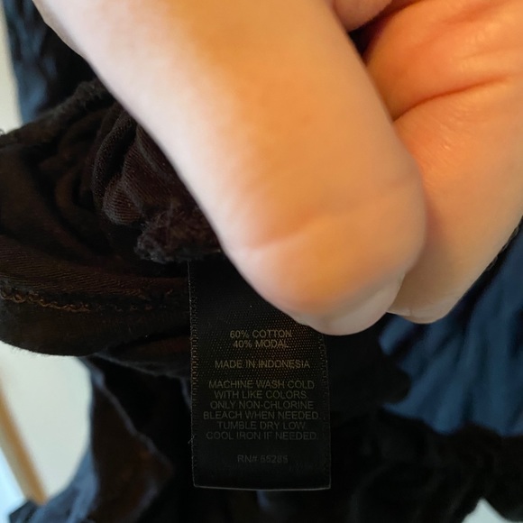 Simple black scoop neck, ruched dress size S - Picture 4 of 4